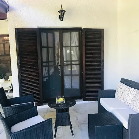 Sani Garden House בית נופש סאני ביץ'