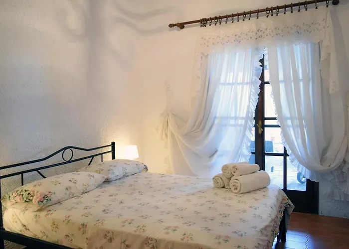 Sani Garden House בית נופש *