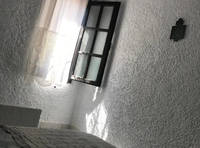 בית נופש Sani Garden House סאני ביץ'