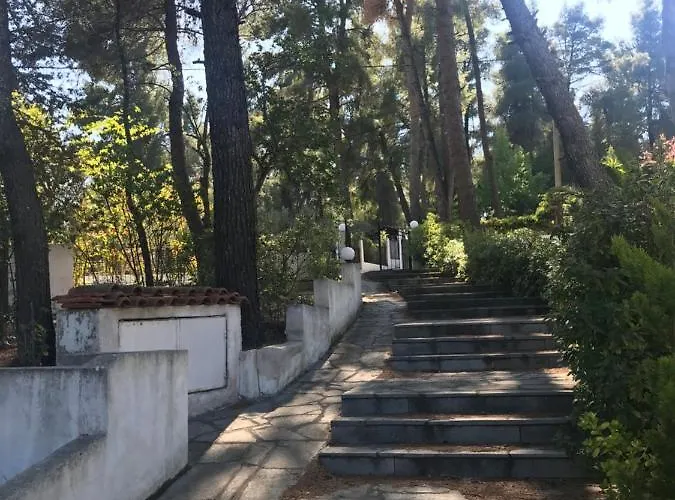 Sani Garden House בית נופש *